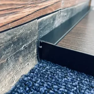 ჩრდილოვანი პლინტუსები იატაკის